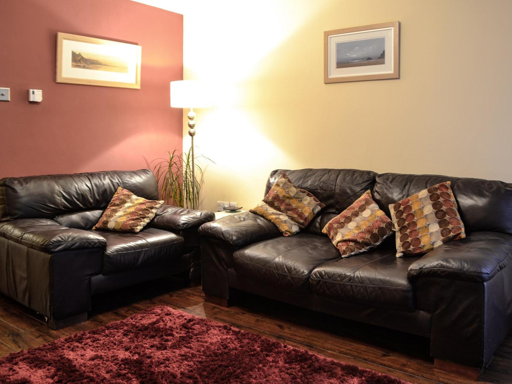 Three Rivers Cottage Pontneddfechan 外观 照片
